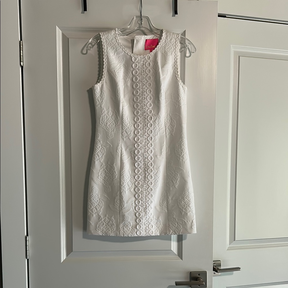 Adorable Lilly Pulitzer White Sheath Mini Dress